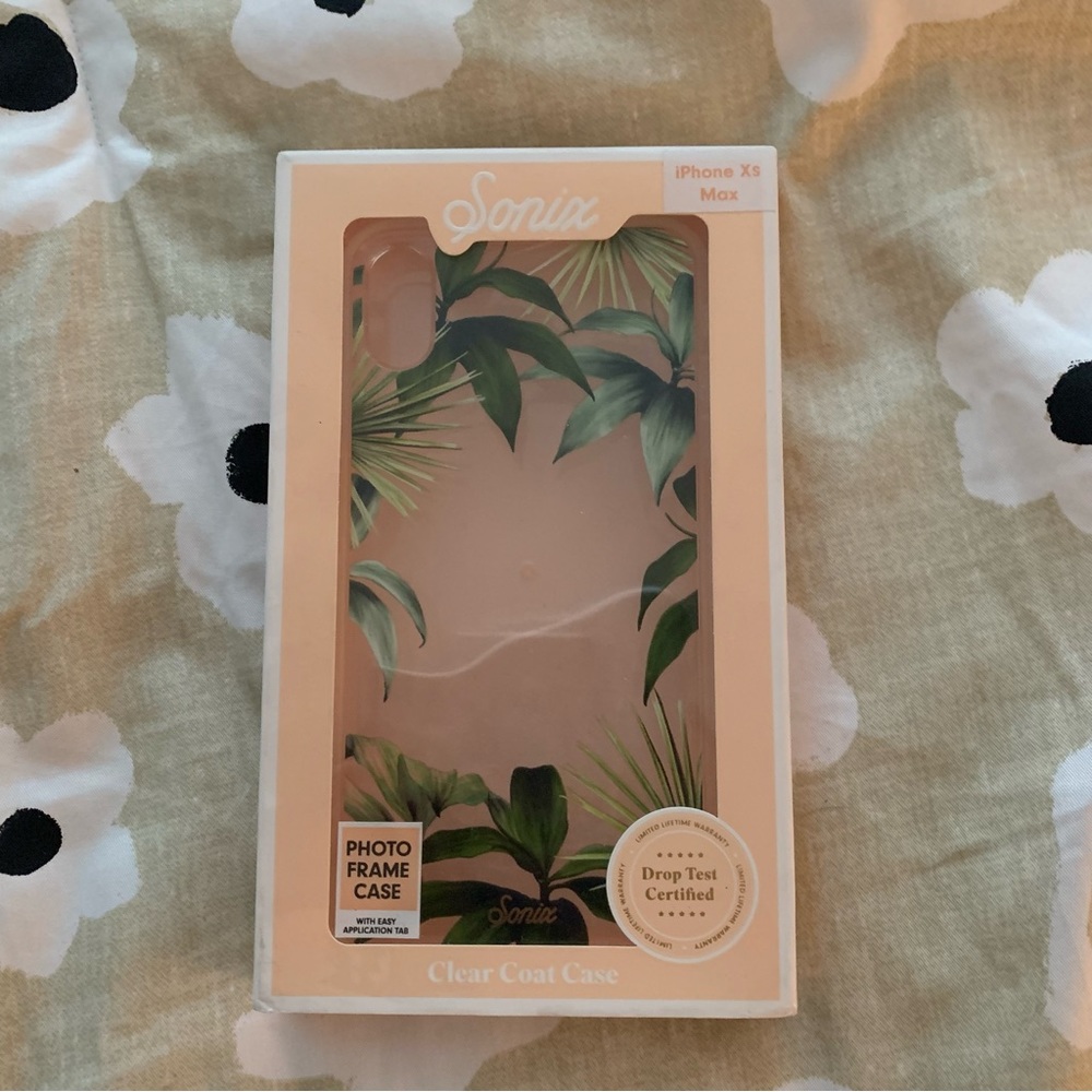 NWT! IPHONE XS MAX SONIX PHONE CASE